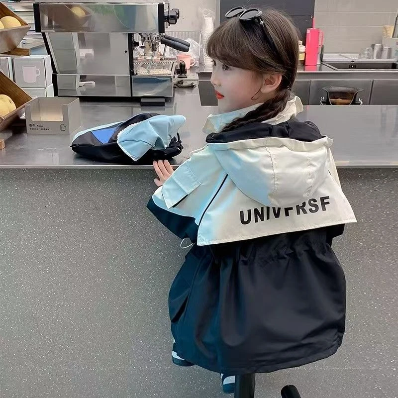 女童外套春秋款2025新款洋气儿童时髦冲锋衣韩版女孩春装连帽上衣