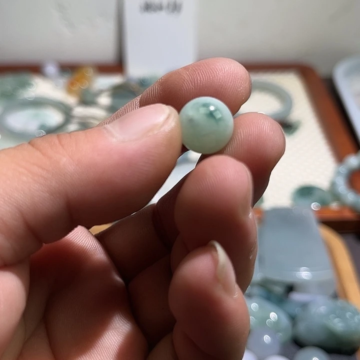 翡翠未镶嵌颈饰珠子