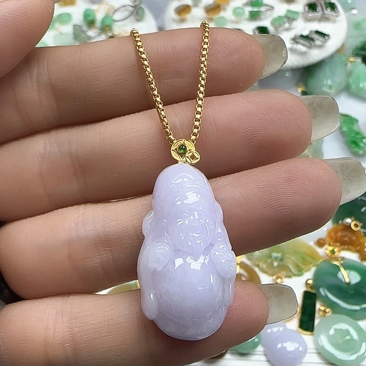 翡翠颈饰未镶嵌财神
