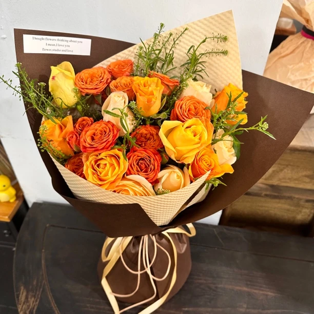 情人节鲜花（橙色梦想）11枝橙色系玫瑰混搭搭配3枝多头橙色芭比