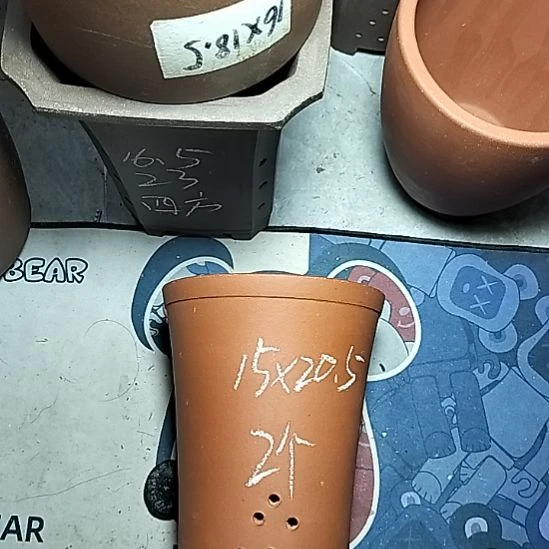 红泥新品两个花盆微瑕