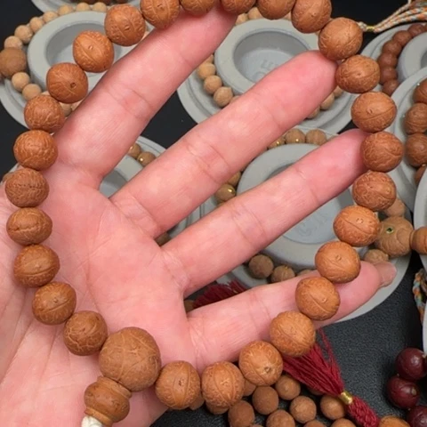 凤眼菩提吊坠11.5手持