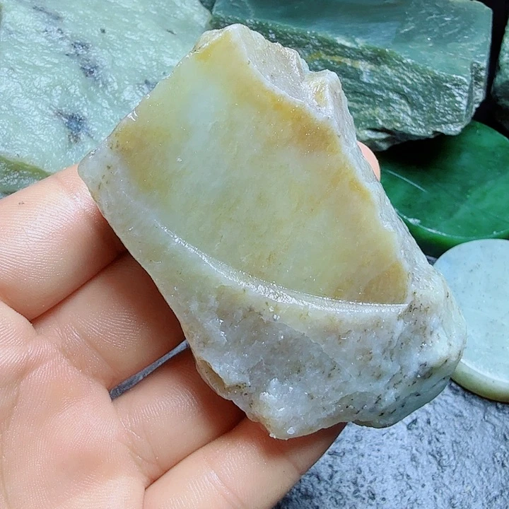 和田玉（糖玉）未镶嵌珠宝奇石