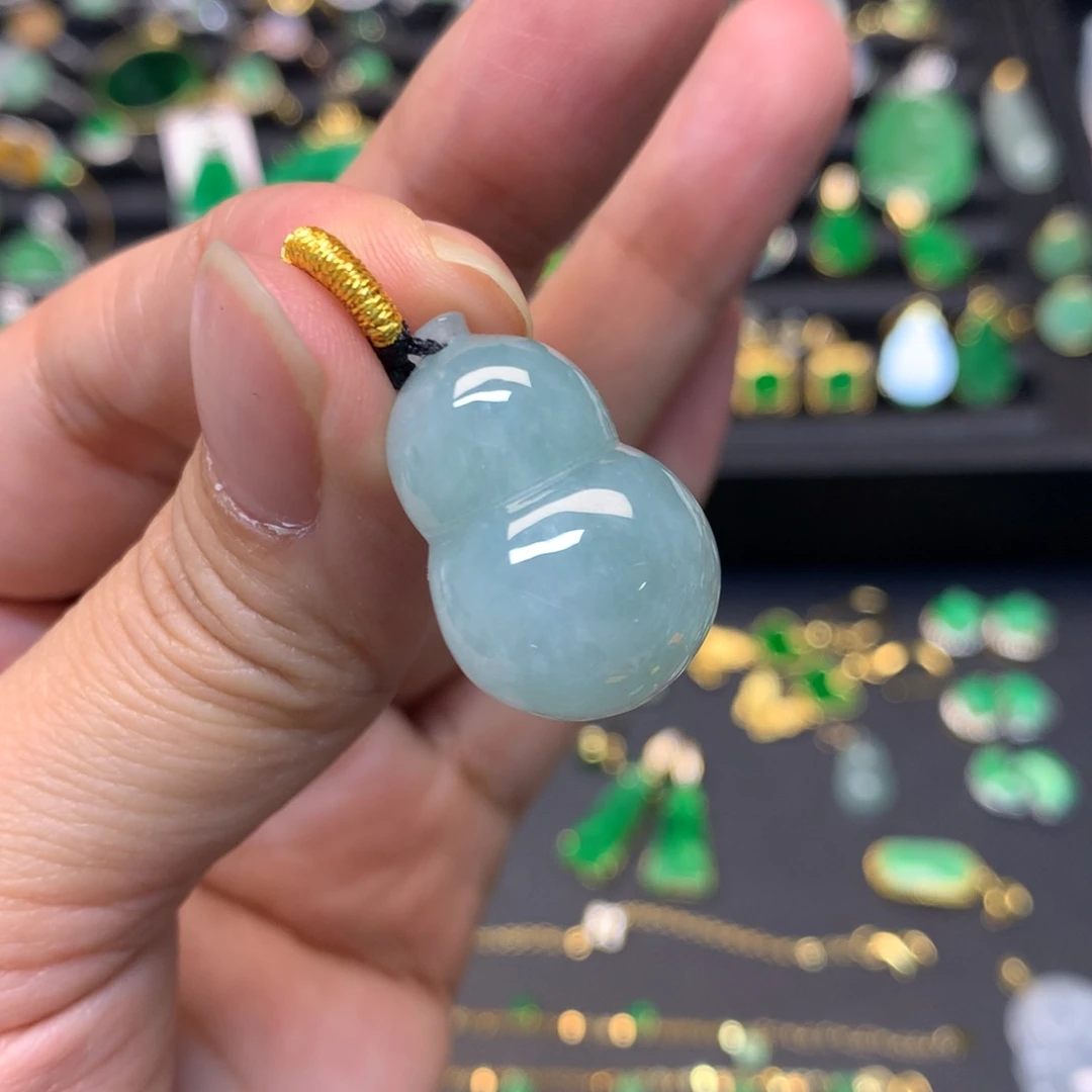 翡翠未镶嵌颈饰吊坠