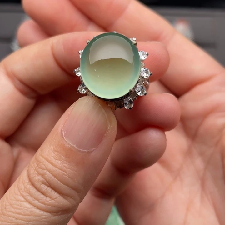 定制翡翠未镶嵌晴绿蛋面