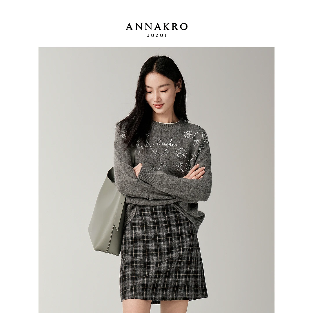 【婷婷专属】玖姿·安娜蔻KWFD31042蜀葵花绣珠针织衫女2025冬季新款