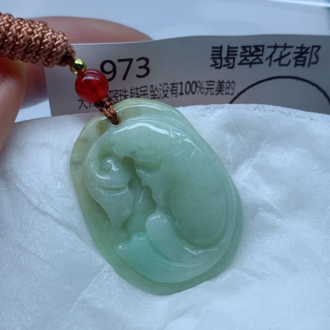 翡翠颈饰未镶嵌牌子