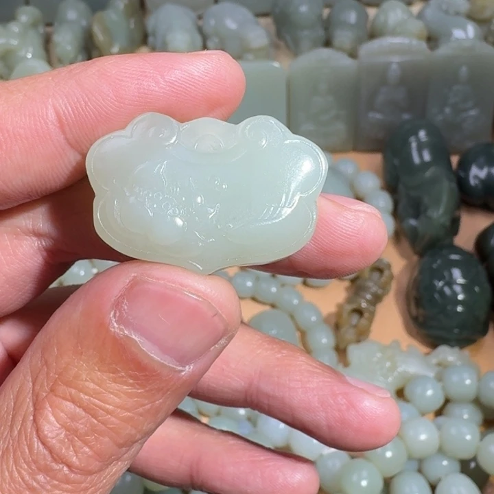 和田玉未镶嵌挂件