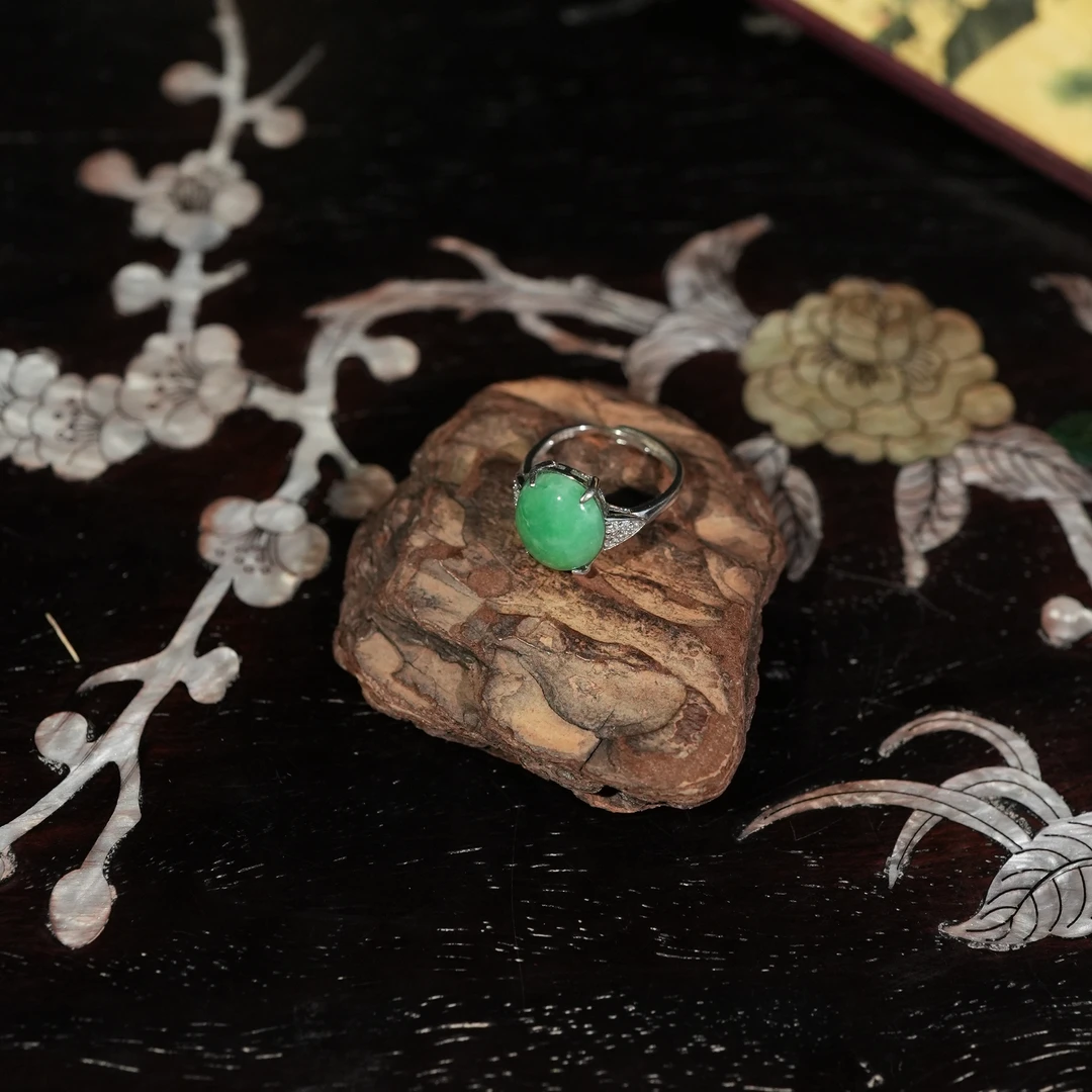 1.16香港王老板-翡翠镶嵌戒指4y156