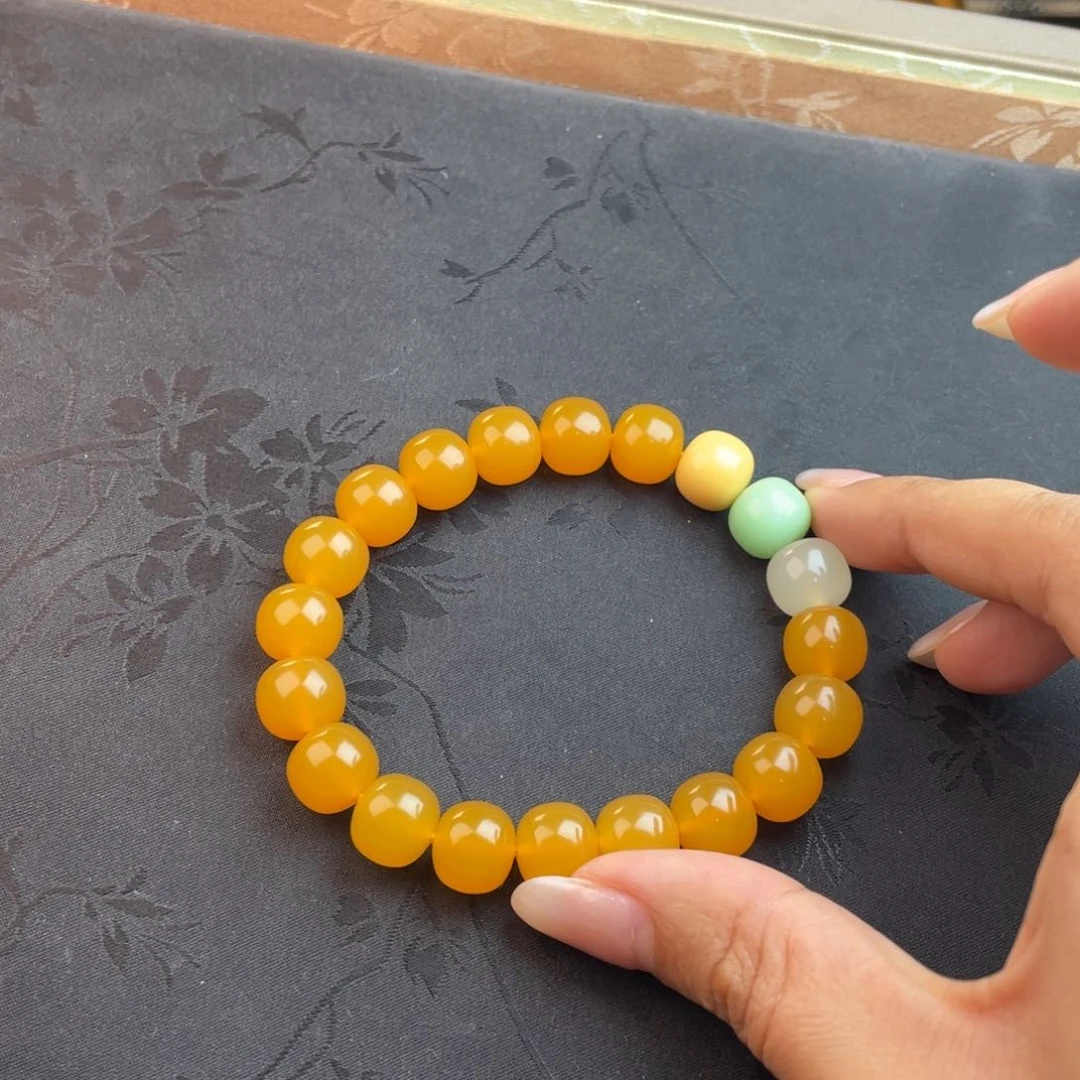 石英质玉（缅黄）未镶嵌颈饰敏