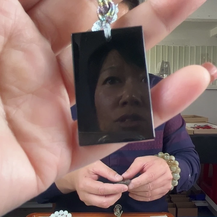 颈饰未镶嵌和田玉（墨玉）