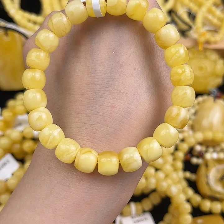 琥珀未镶嵌颈饰琥珀