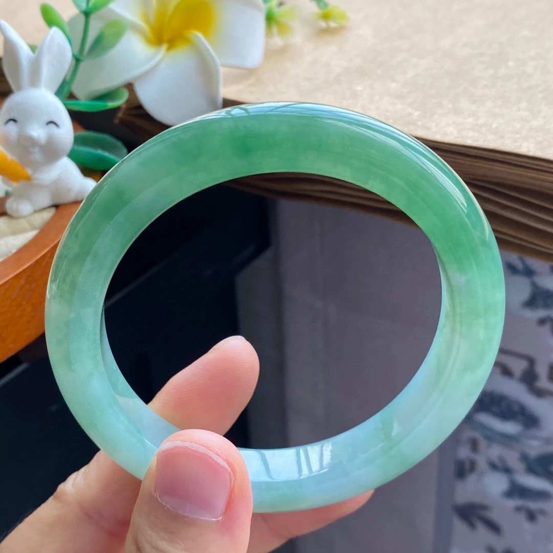 12.31批12489号手镯59-11.3-9.4青翠色！翠绿色很清透鲜亮！