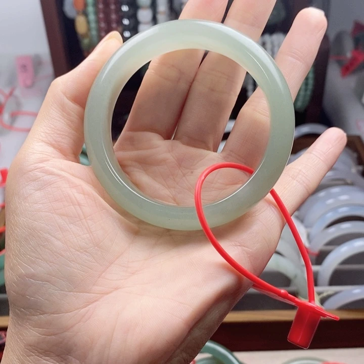 东陵石未镶嵌手镯