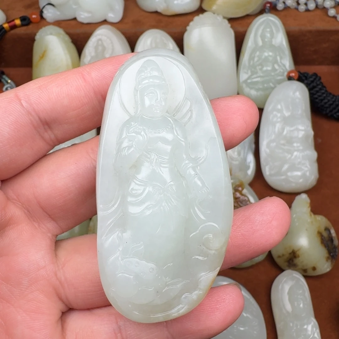 和田玉未镶嵌颈饰