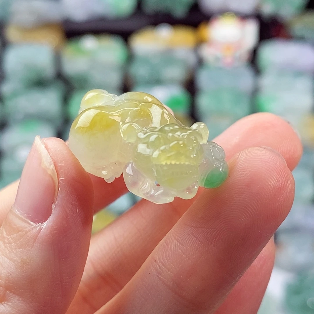 颈饰未镶嵌翡翠天然