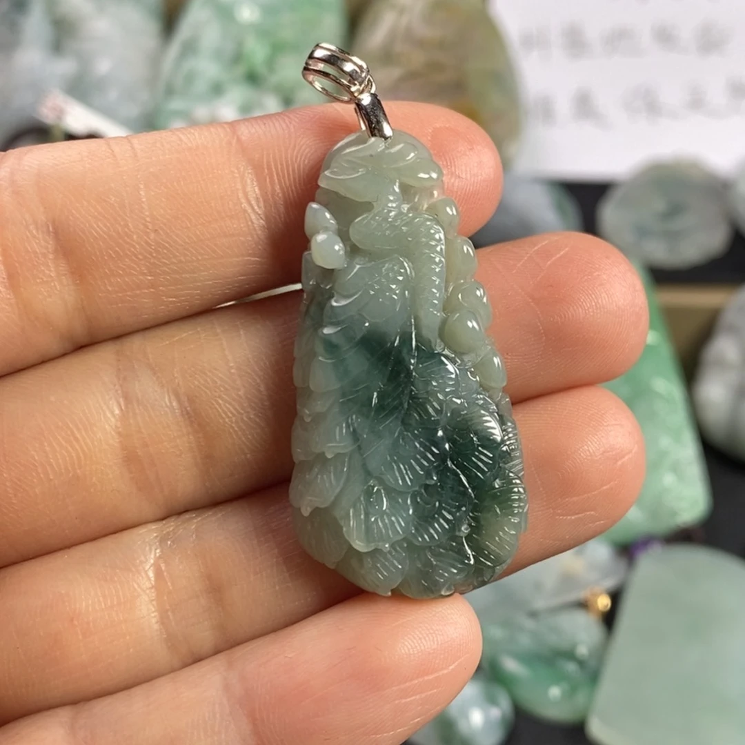 翡翠颈饰未镶嵌凤凰