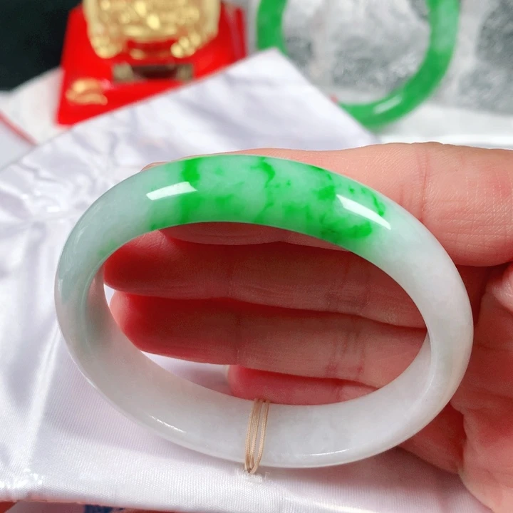 未镶嵌手镯翡翠  编号0249 贵妃53+