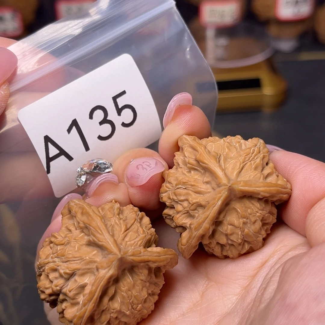 文玩核桃吊坠全品三楞37