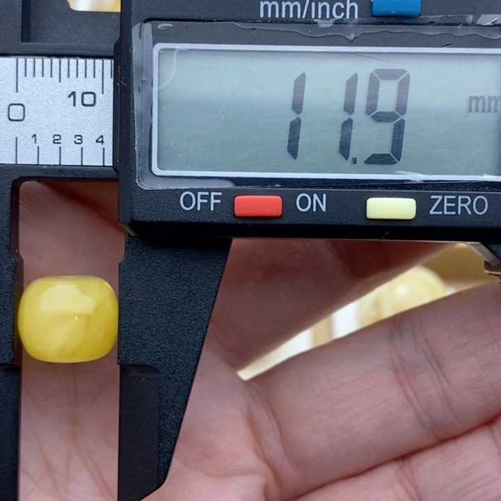 勿***.未镶嵌蜜蜡裸石老型