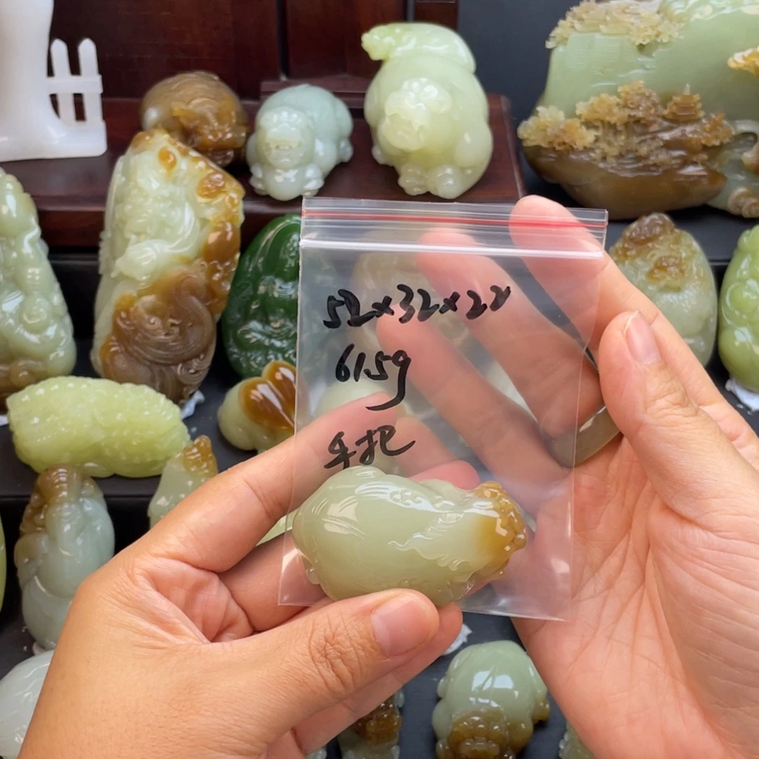 醇***境颈饰未镶嵌和田玉