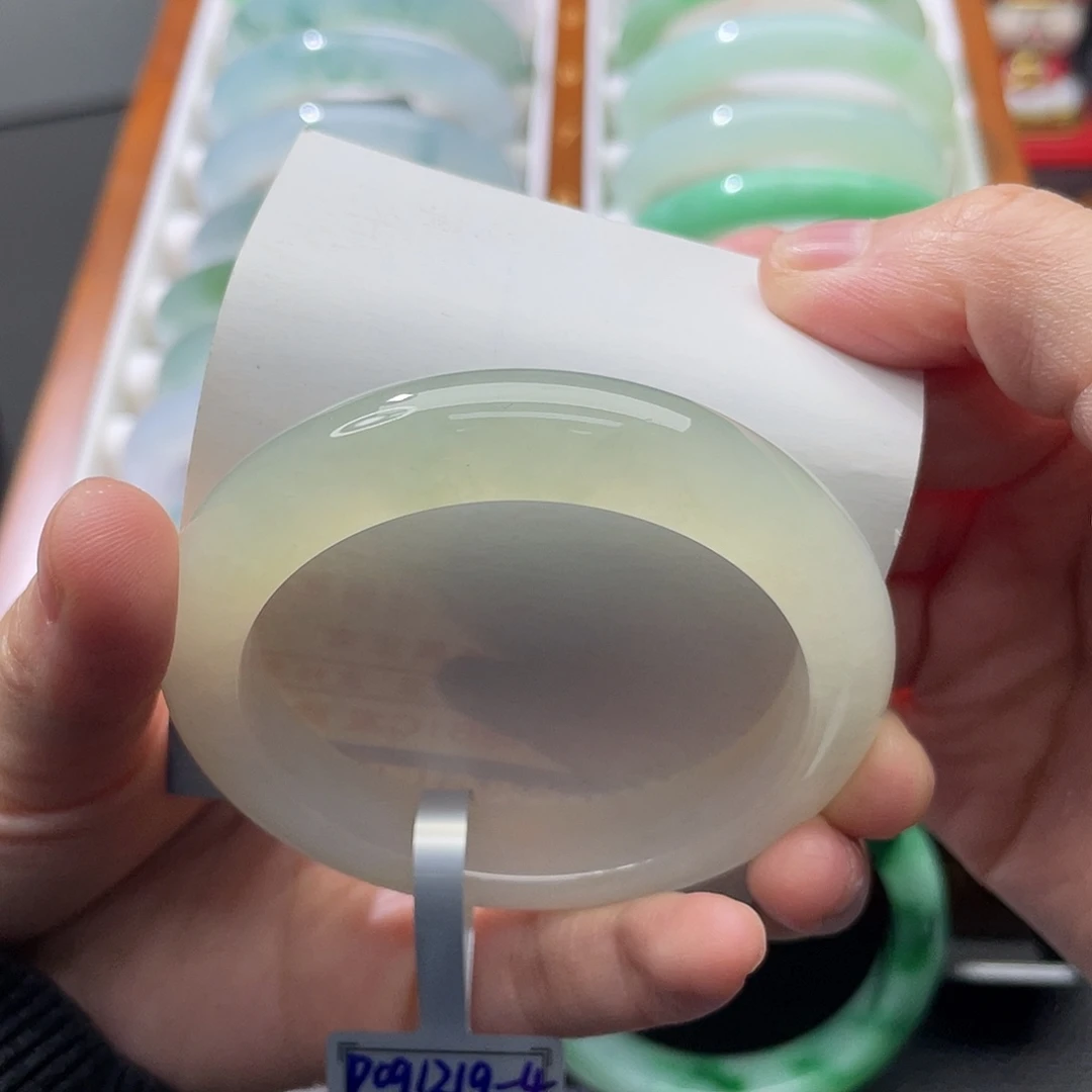 翡翠未镶嵌手镯51.3冰糖雪梨