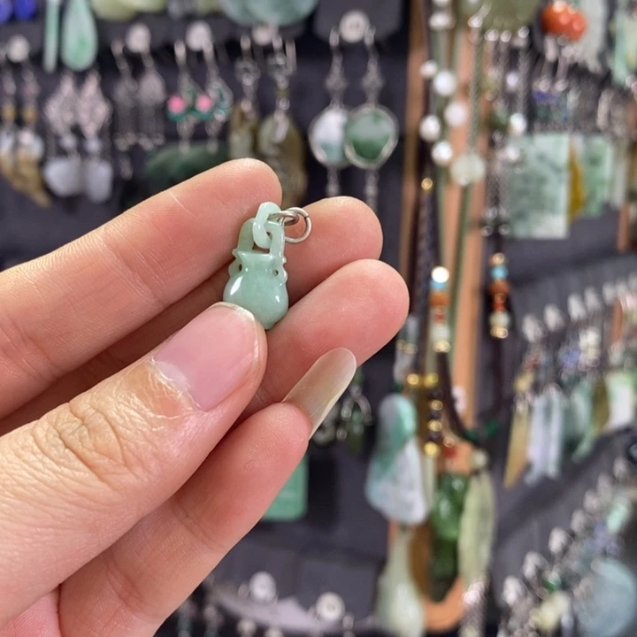 翡翠颈饰未镶嵌西**月X62