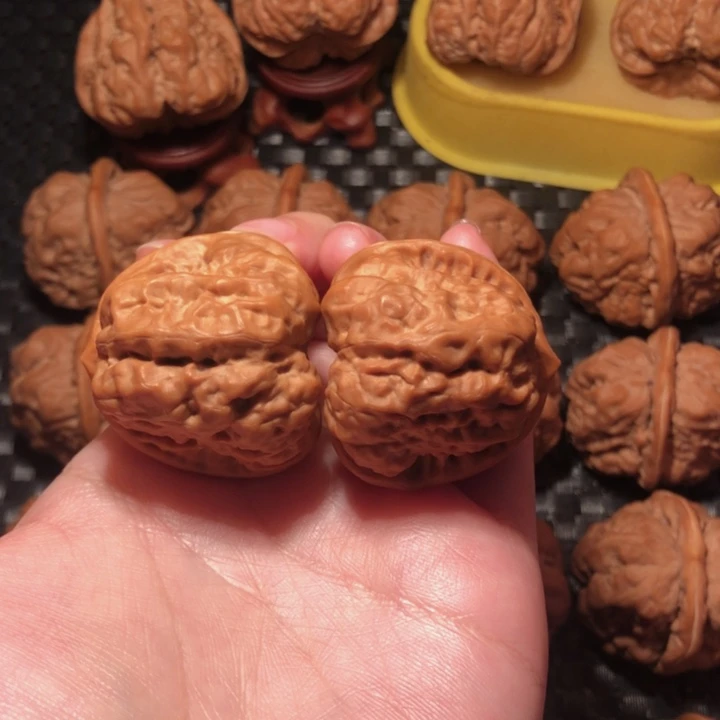 文玩核桃把件38四开蛤蟆