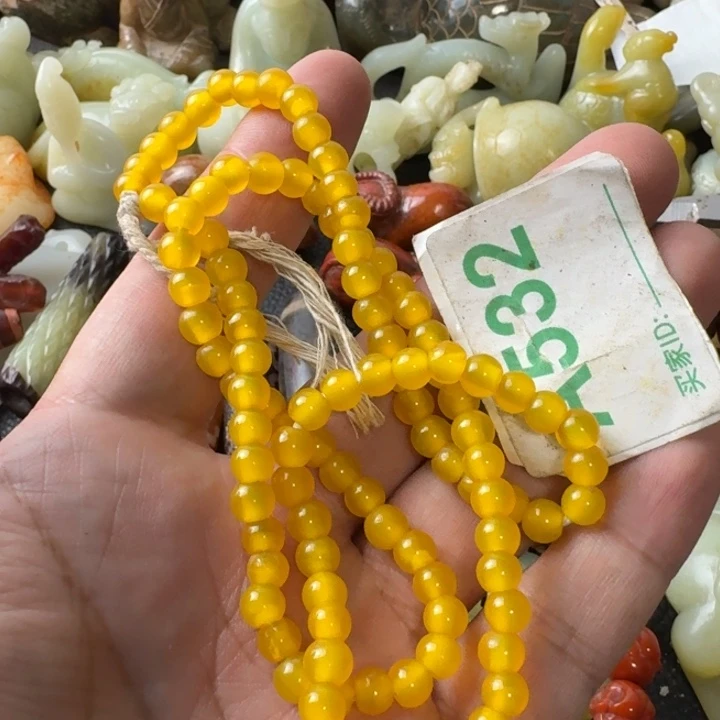 否***來玛瑙/玉髓未镶嵌颈饰