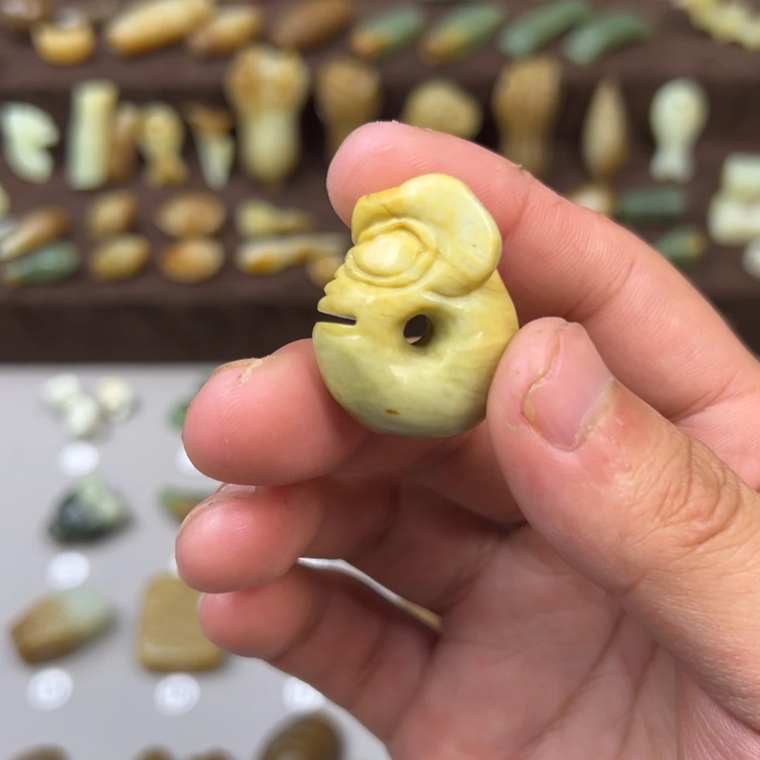 岫岩河磨玉（透闪石质玉）未镶嵌颈饰