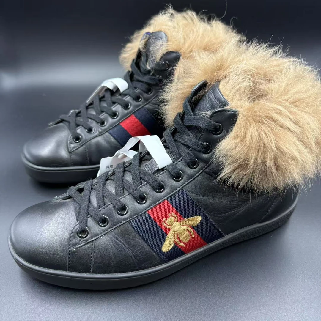 95新 GUCCI/古驰 绒毛款黑色蜜蜂刺绣板鞋高帮休闲鞋40 lb237