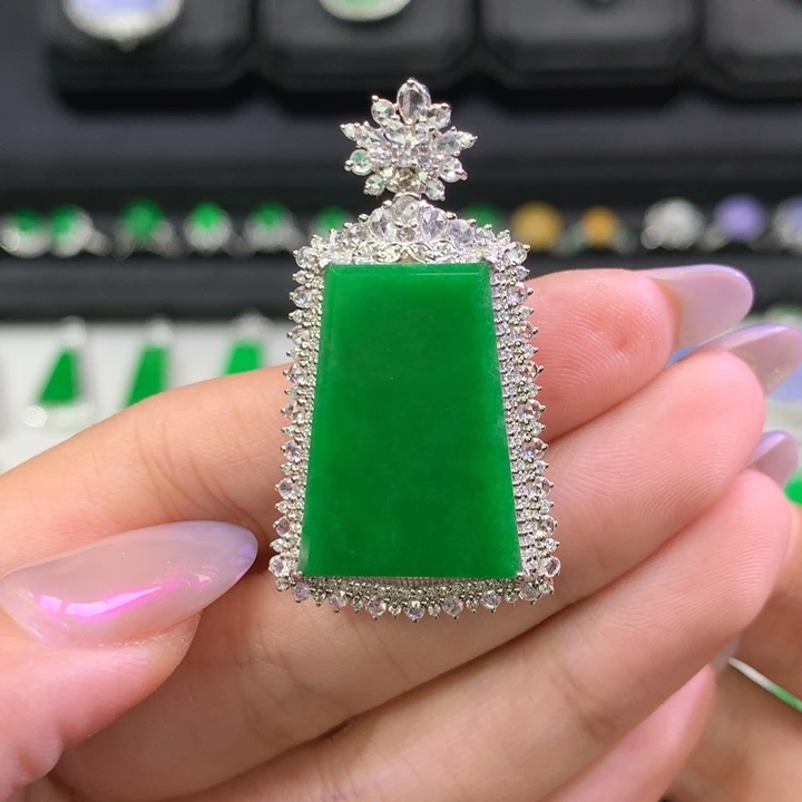 翡翠吊坠(不含链)18K金镶嵌