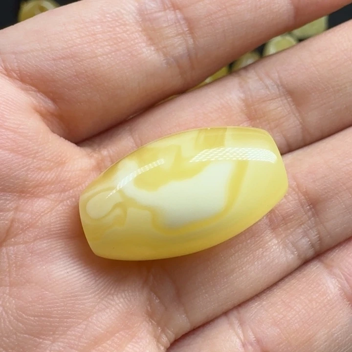 蜜蜡未镶嵌珠宝奇石