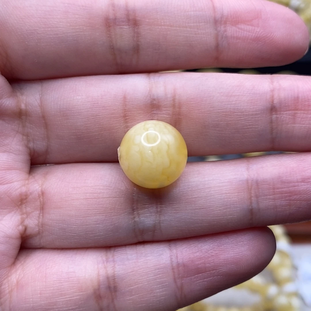 Z***.蜜蜡未镶嵌珠宝奇石