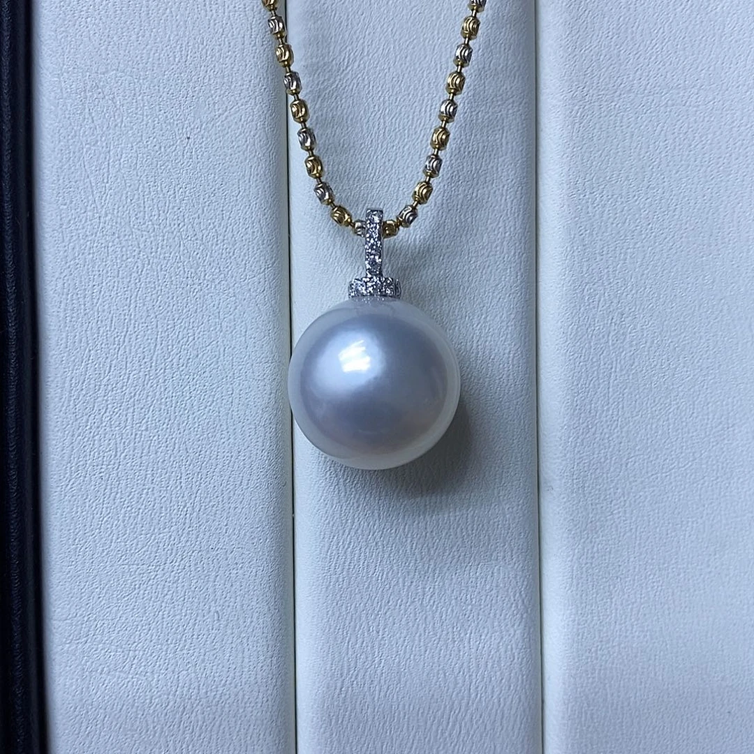 耳饰海水珍珠18K金镶嵌澳白