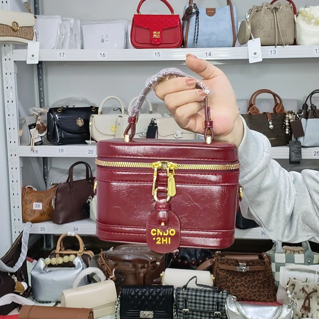 牛剖层皮革旅途愉快，一路平安