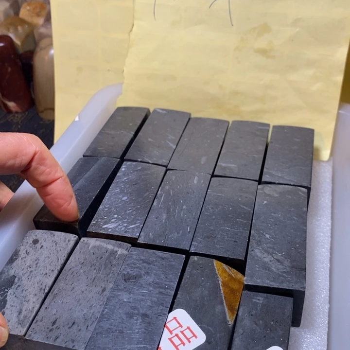 昌化鸡血石印章石