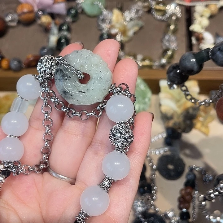 蛇纹石玉合金颈饰