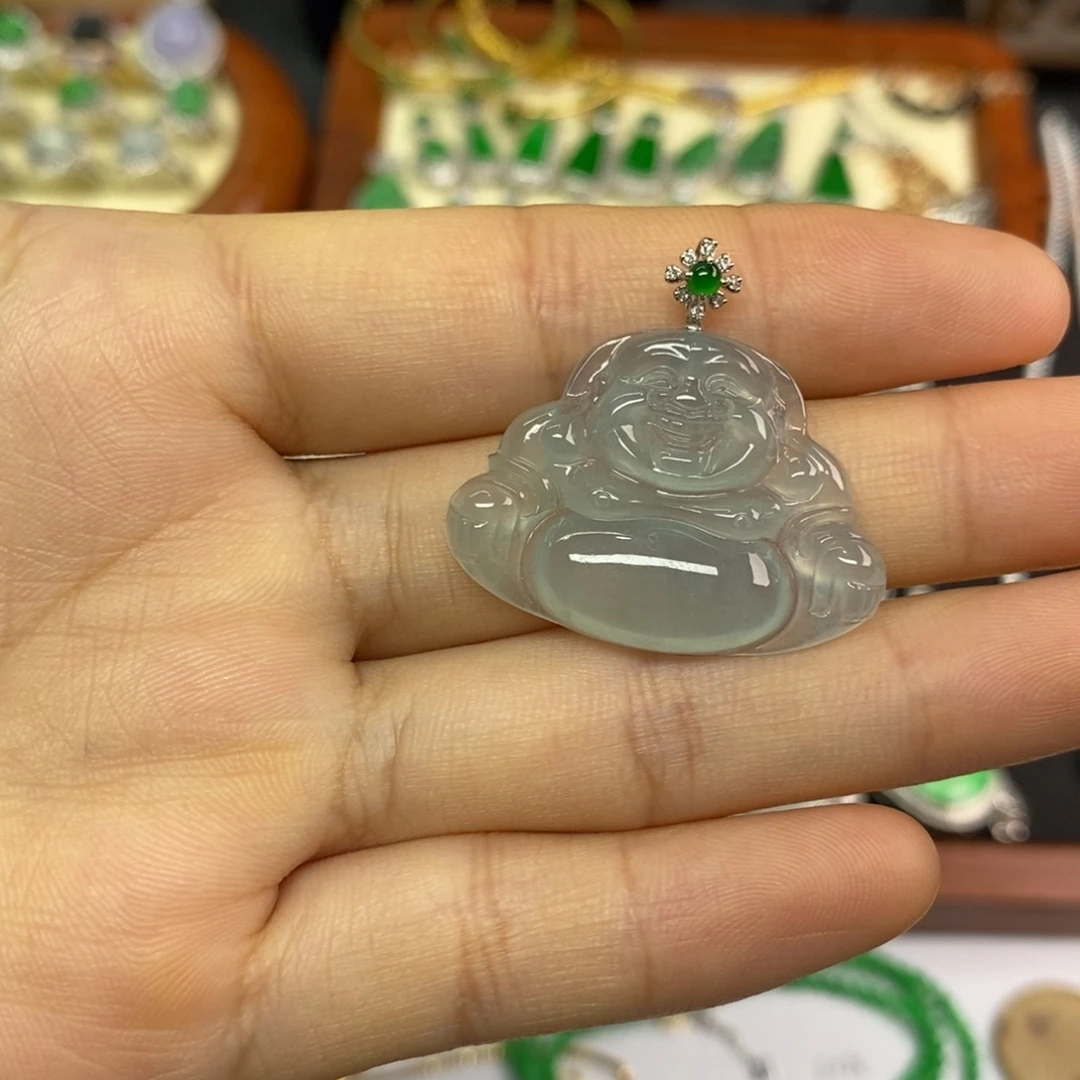 翡翠18K金镶嵌颈饰翡翠