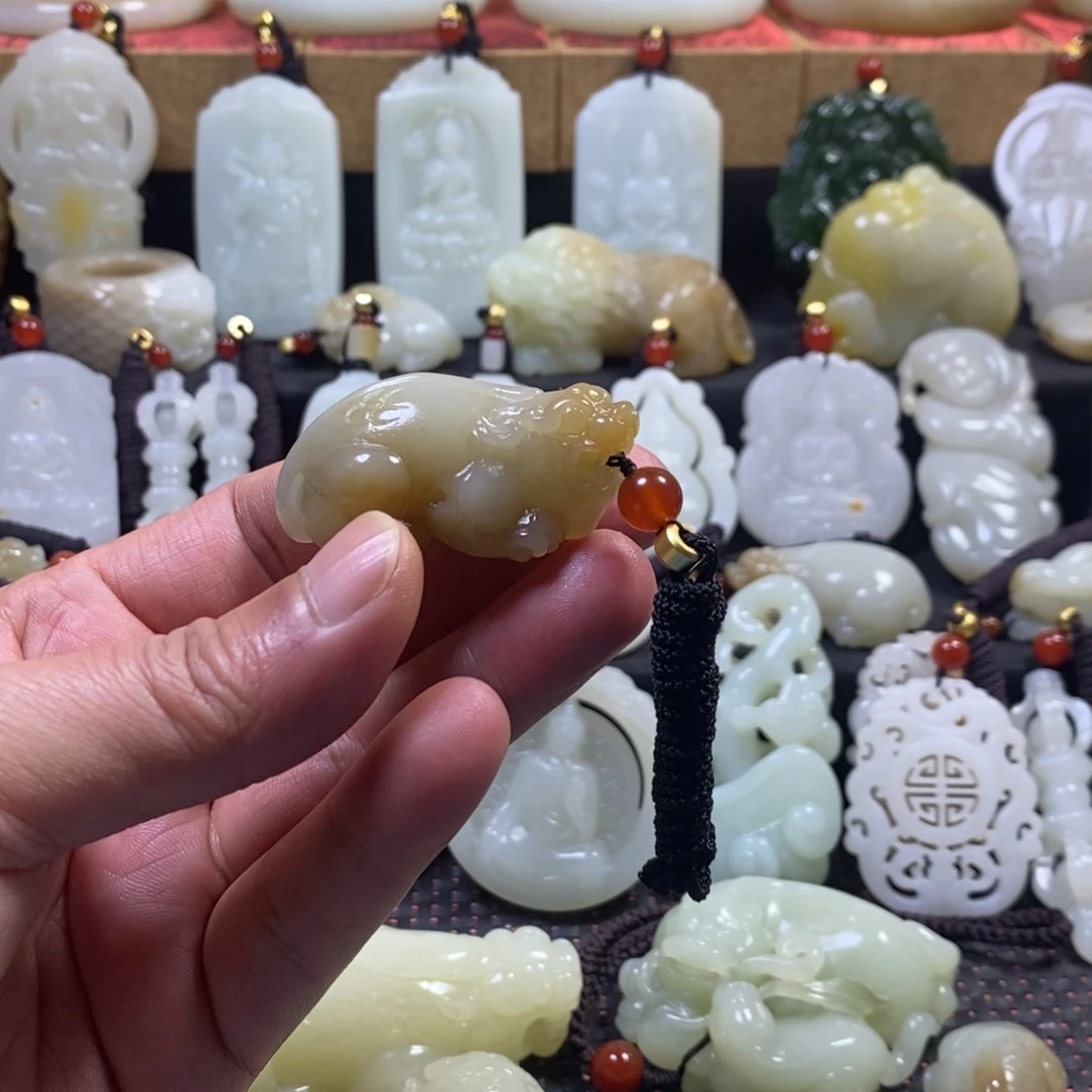 和田玉未镶嵌挂件