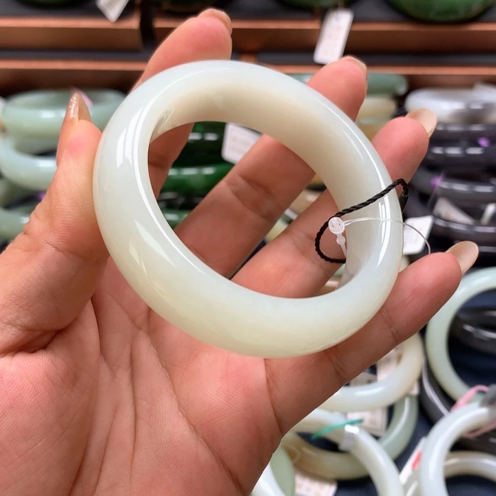 【闪购商品】未镶嵌手镯和田玉