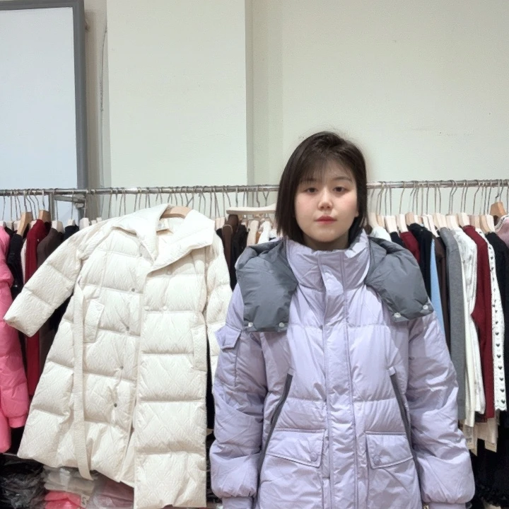 淡****芮娜依莲芮娜依莲