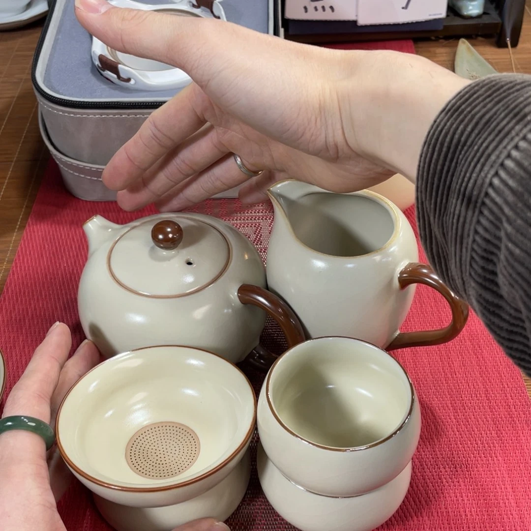 瓷片 。。。。。。。。。。。。。。。。