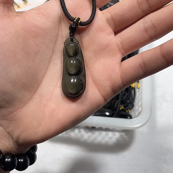 黑曜岩合金颈饰四季豆