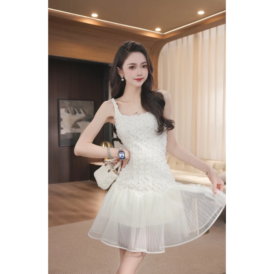 薇宝儿佳佳-【浪漫书签】夏季新款法式轻奢气质小众显瘦吊带连衣裙