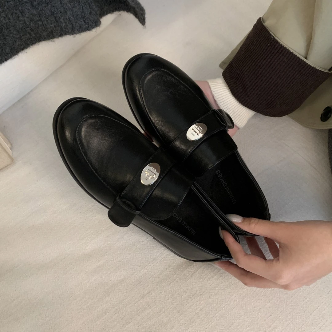 英伦风圆头小皮鞋女2025年秋冬新款百搭平底乐福鞋休闲一脚蹬单鞋