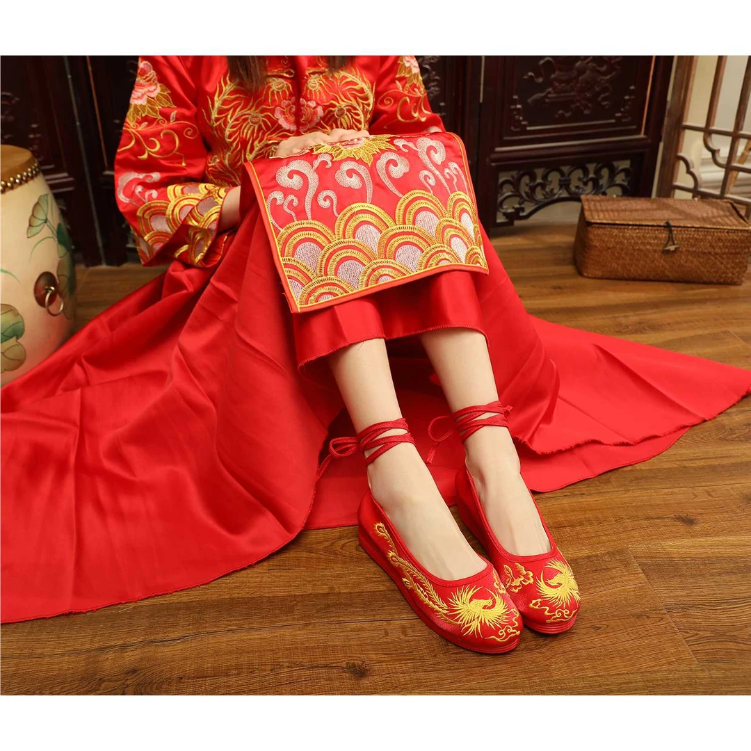 休闲风春季冬季女新娘鞋古风绣花鞋增高前系带布鞋秀禾鞋中式