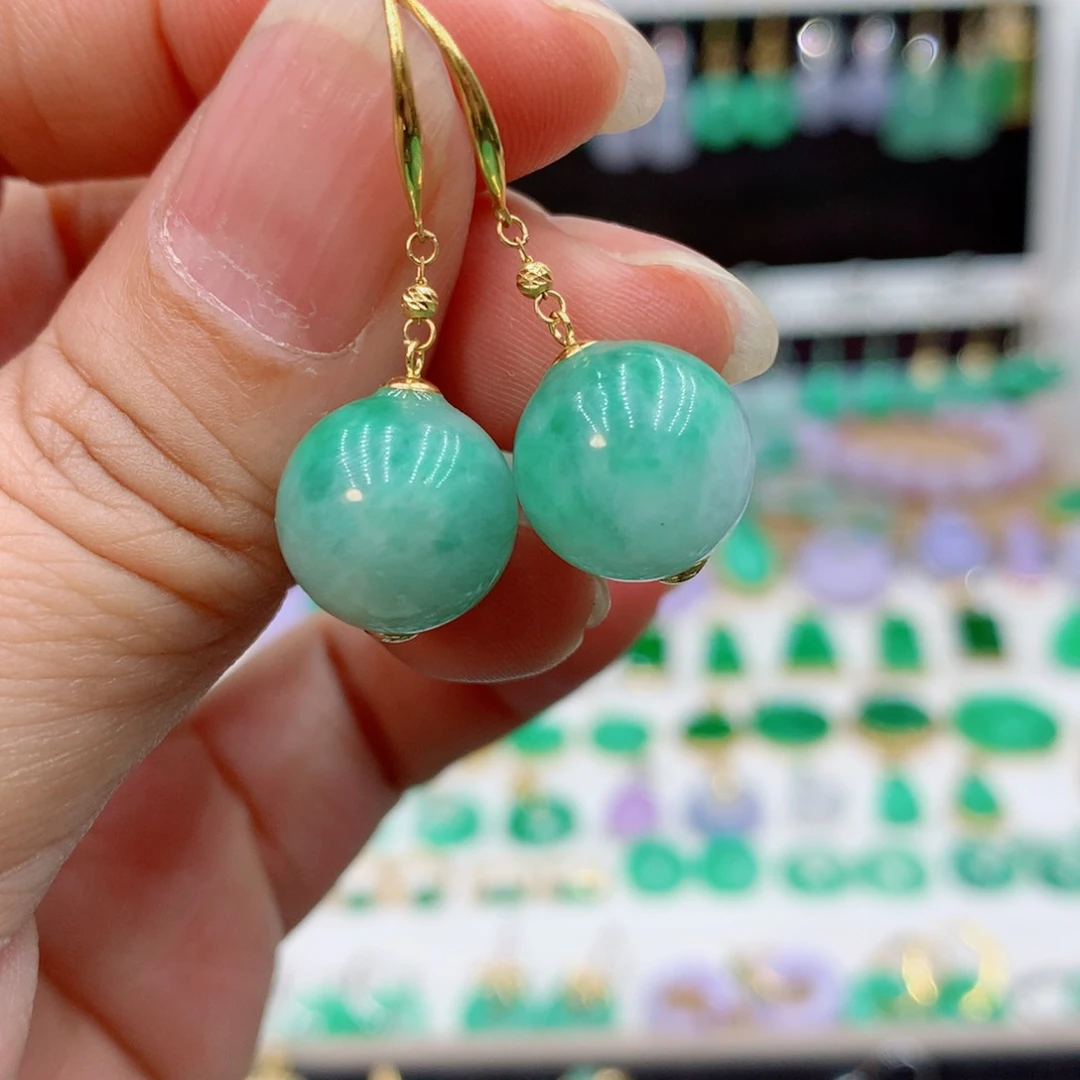 翡翠18K金镶嵌耳饰的