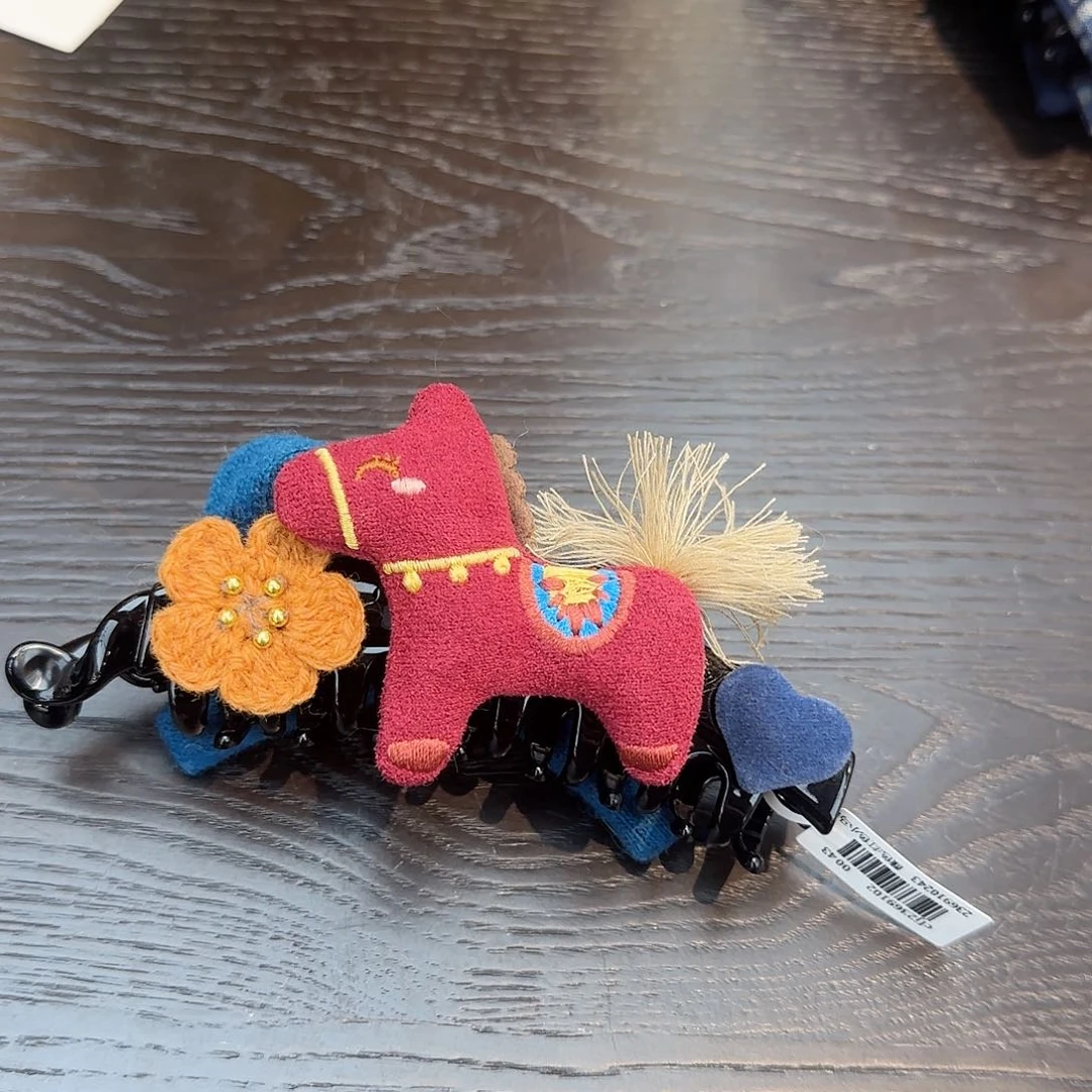 非金属布艺小马香蕉夹