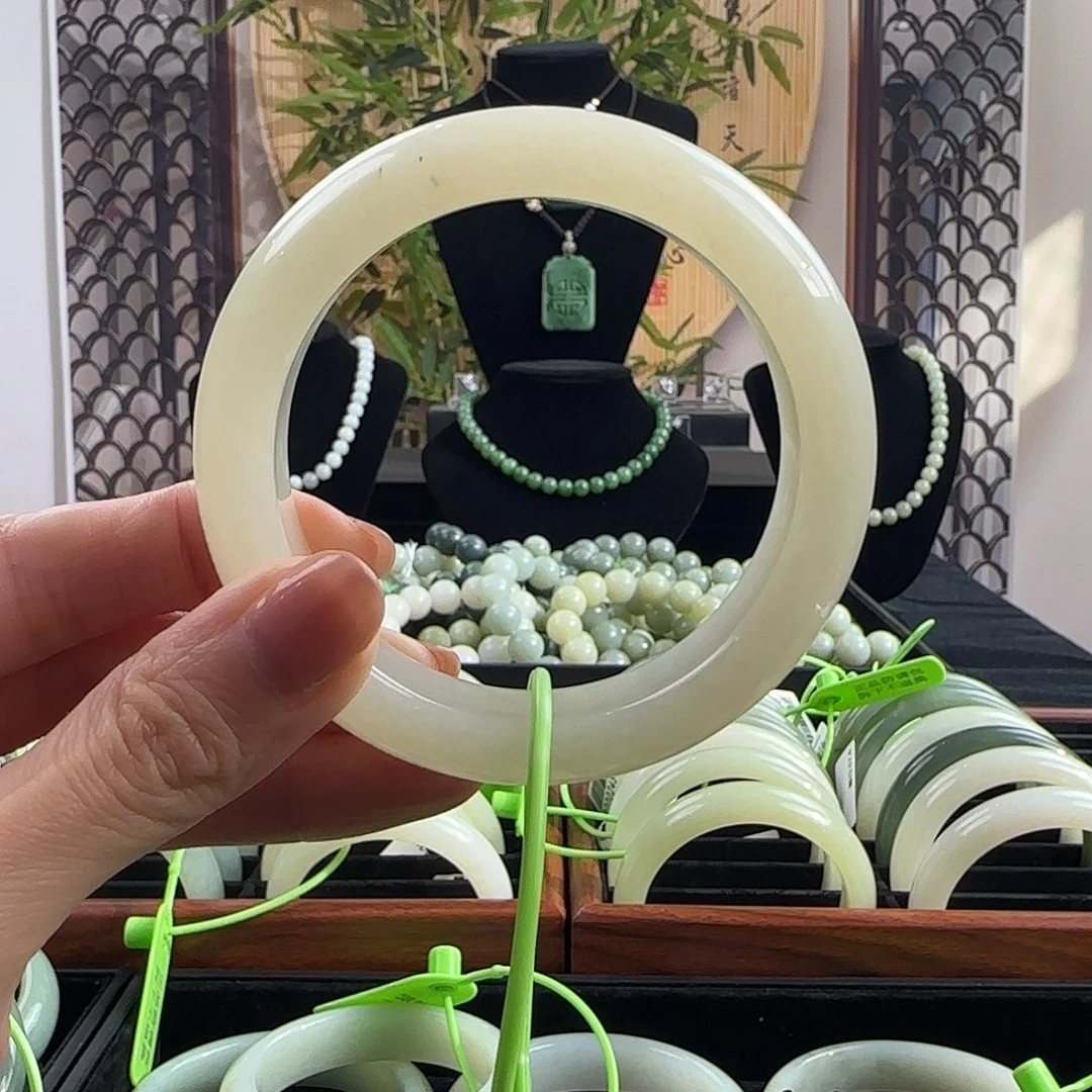 和田玉未镶嵌手镯54.3